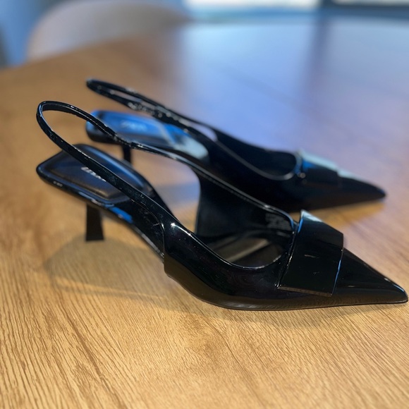 NWOT Zara Glossy Black Patent Pointed Slingback Kitten Heels - Picture 2 of 9